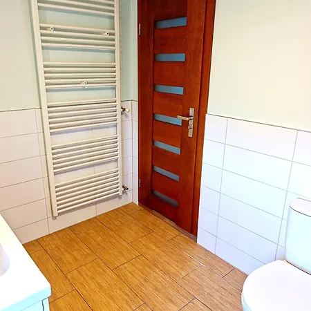 別荘 Furtka Do Lasu